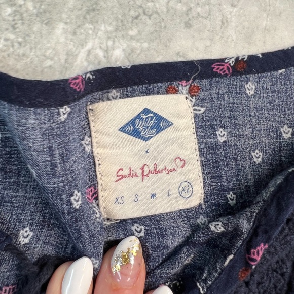 Sadie Robertson Blue and Pink Paisley Peasant Top Size XL - Picture 8 of 8